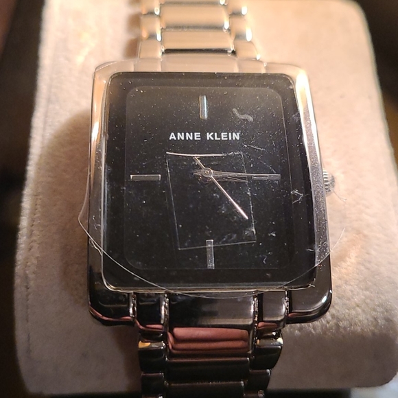 Watch - Picture 3 of 8